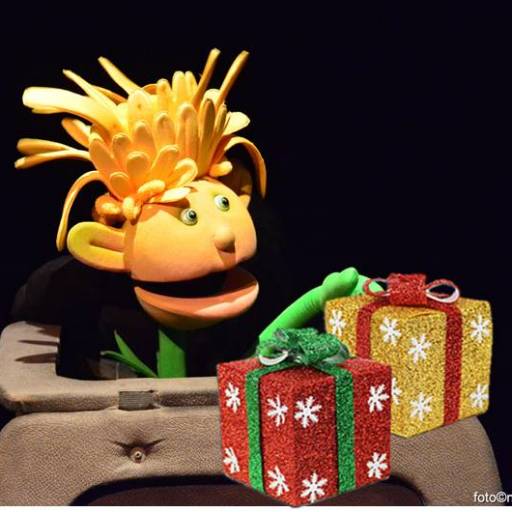 Plesna haljina žutog maslačka (s Djedom Božićnjakom)